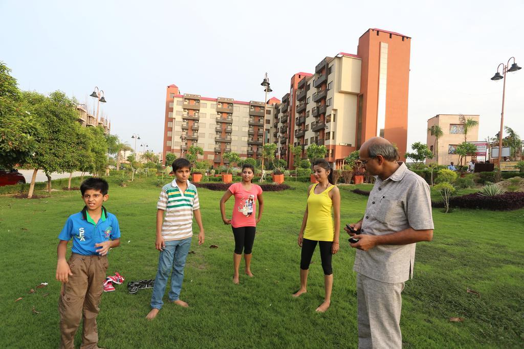 Resortharekrishnaorchid Vrindāvan Exterior photo